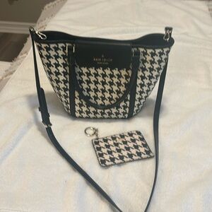 Mint condition only used twice Kate Spade houndstooth purse, and wristlet set
